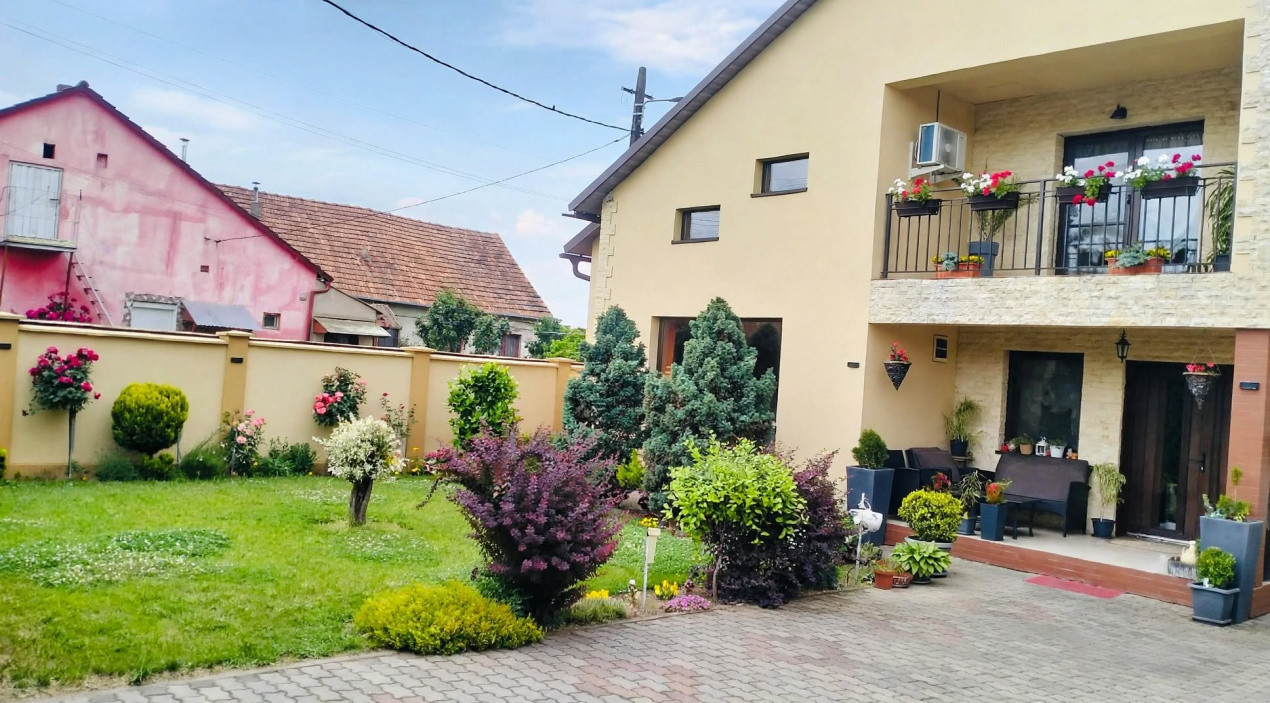 Casa individuala 4 camere P+M, teren 468 mp, constructie 2015- Lipova- Arad 25, foxfort.ro