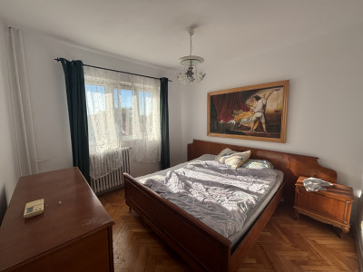 Apartament de inchiriat cu 3 camere in zona Dambovita 