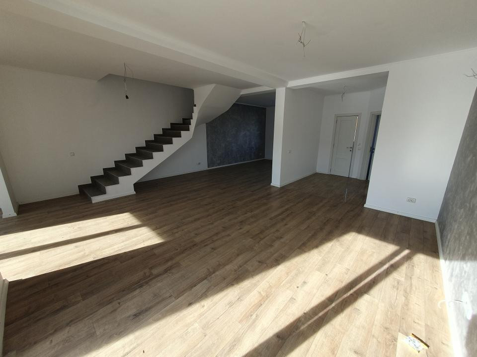 Casa insiruita tip cvadruplex, 119,7 mp utili, teren 402 mp in Mosnita Noua 1, foxfort.ro