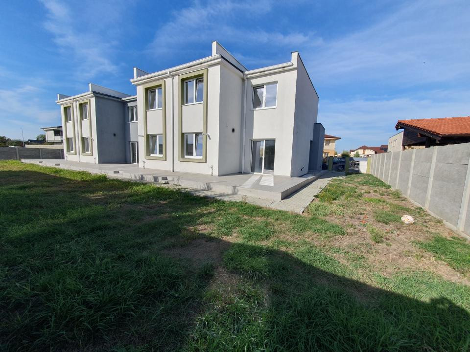 Casa insiruita tip cvadruplex, 119,7 mp utili, teren 402 mp in Mosnita Noua 25, foxfort.ro