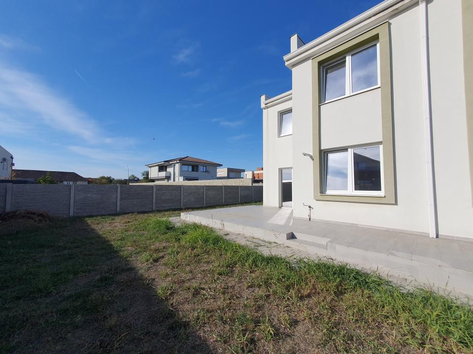 Casa insiruita tip cvadruplex, 119,7 mp utili, teren 402 mp in Mosnita Noua 26, foxfort.ro