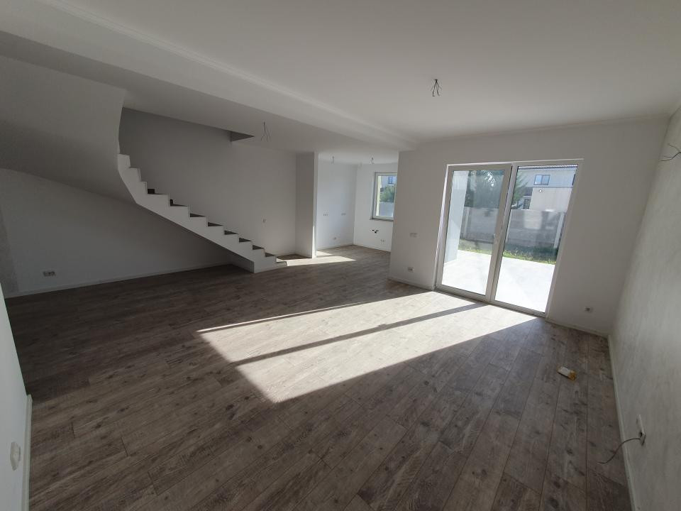 Casa insiruita la cheie, 116,6 mp utili, teren 271 mp in Mosnita Noua 5, foxfort.ro