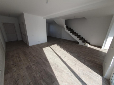 Casa insiruita la cheie, 116,6 mp utili, teren 271 mp in Mosnita Noua