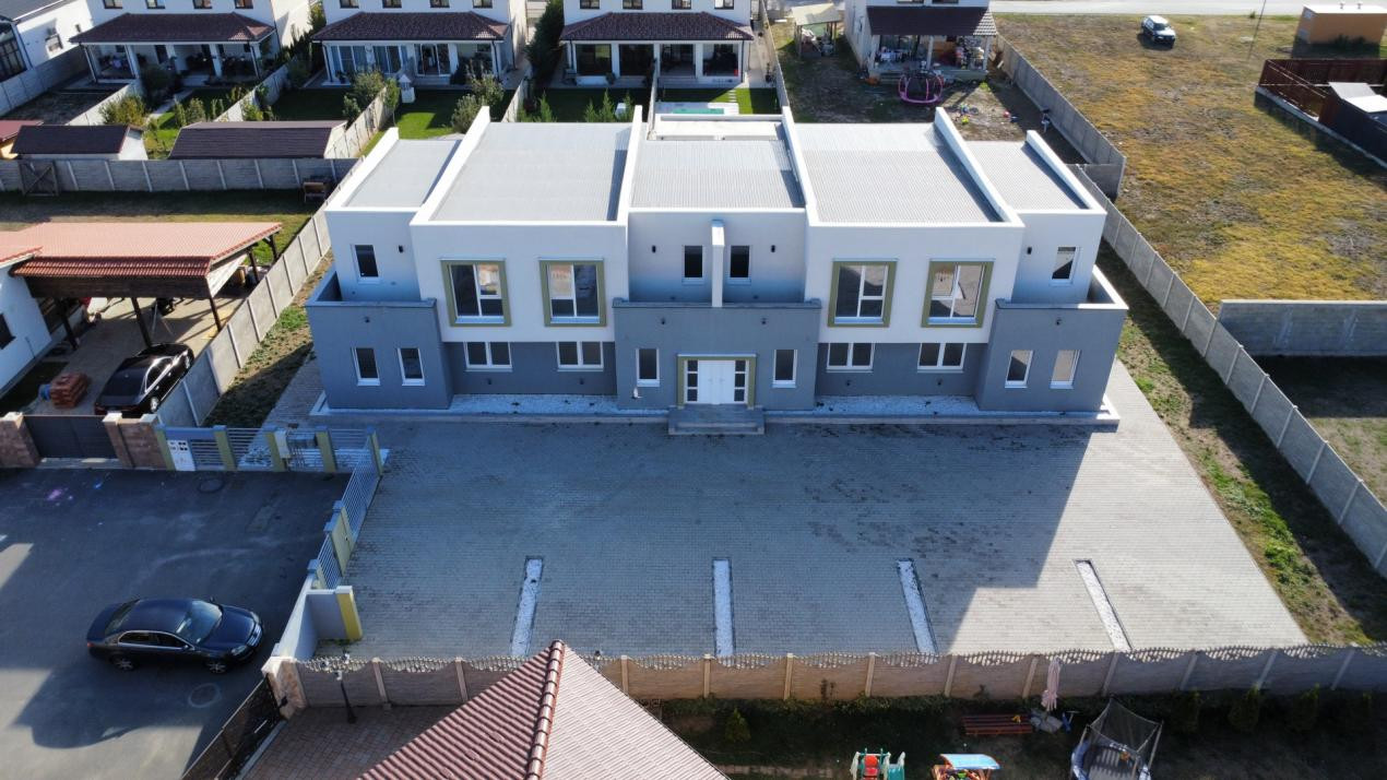 Cvadruplex de inchiriat, 471 mp utili, 8 parcari, in Mosnita Noua 4, foxfort.ro