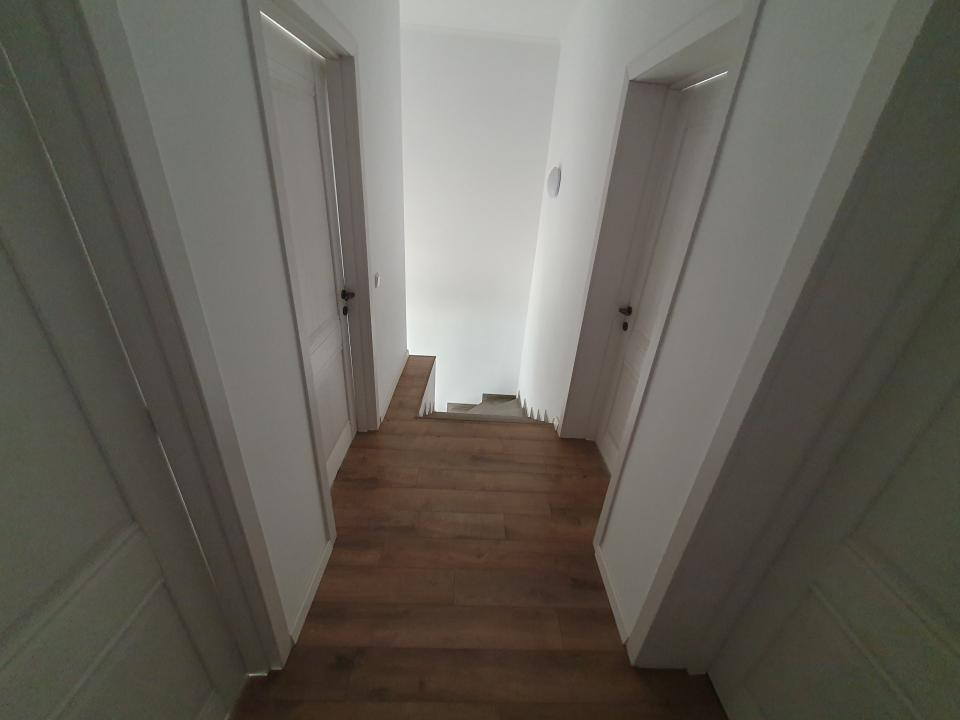 Cvadruplex de inchiriat, 471 mp utili, 8 parcari, in Mosnita Noua 23, foxfort.ro