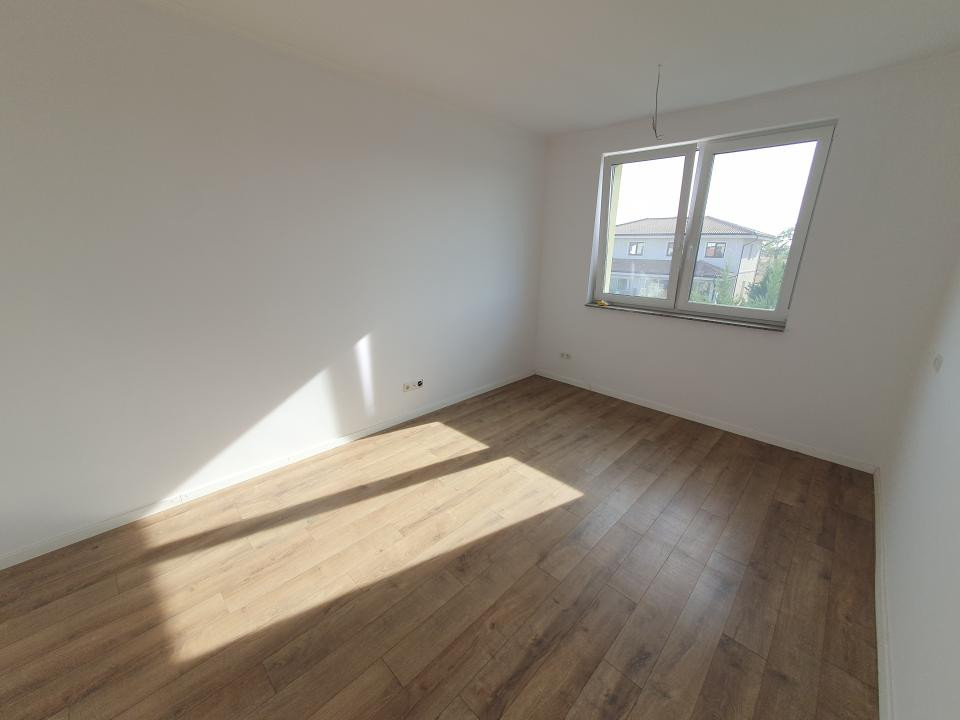 Cvadruplex de inchiriat, 471 mp utili, 8 parcari, in Mosnita Noua 31, foxfort.ro