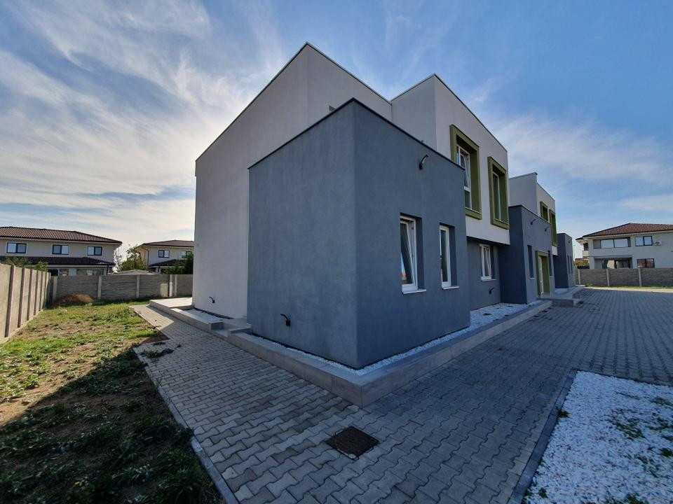 Cvadruplex de inchiriat, 471 mp utili, 8 parcari, in Mosnita Noua 35, foxfort.ro