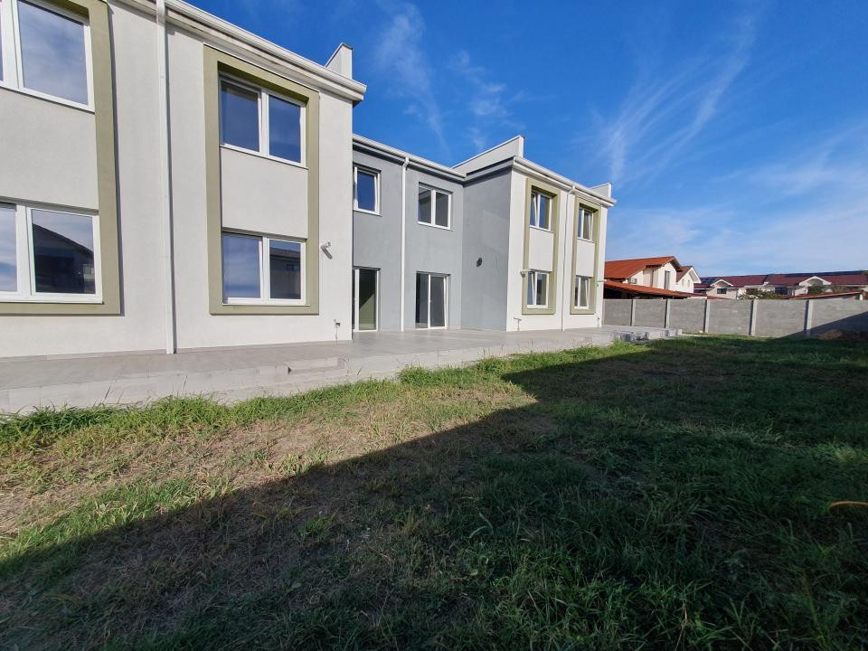 Cvadruplex de inchiriat, 471 mp utili, 8 parcari, in Mosnita Noua 42, foxfort.ro