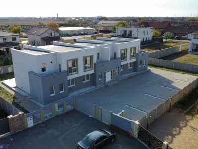 Cvadruplex de inchiriat, 471 mp utili, 8 parcari, in Mosnita Noua