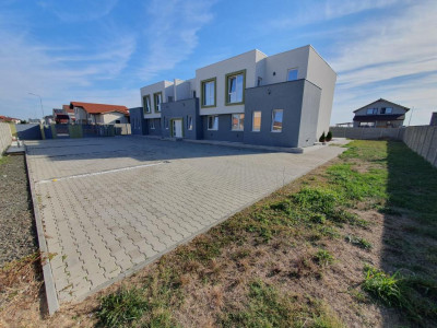 Cvadruplex de inchiriat, 471 mp utili, 8 parcari, in Mosnita Noua imagine mica 9, foxfort.ro