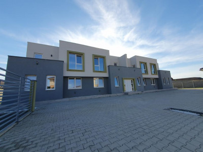 Cvadruplex de inchiriat, 471 mp utili, 8 parcari, in Mosnita Noua imagine mica 10, foxfort.ro