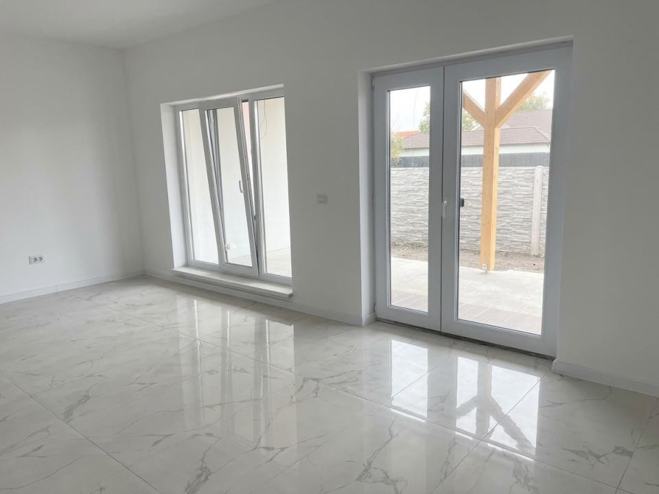 Duplex pe parter cu 3 camere - Mosnita Veche 6, foxfort.ro