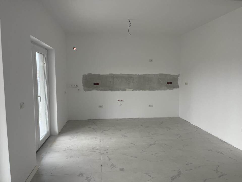 Duplex pe parter cu 3 camere - Mosnita Veche 10, foxfort.ro